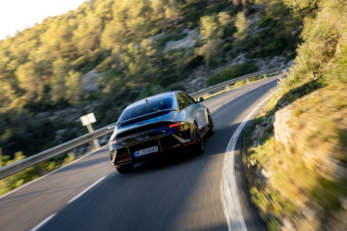 Villanyautó, ami elhiteti veled, hogy benzines 7