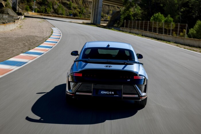 Villanyautó, ami elhiteti veled, hogy benzines 24