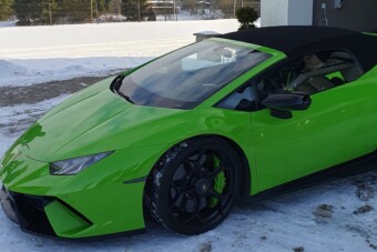 Féláron szórja ki a lefoglalt luxusautókat a lengyel adóhivatal