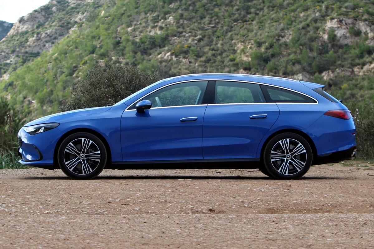 Már az utakon a Mercedes új kombija