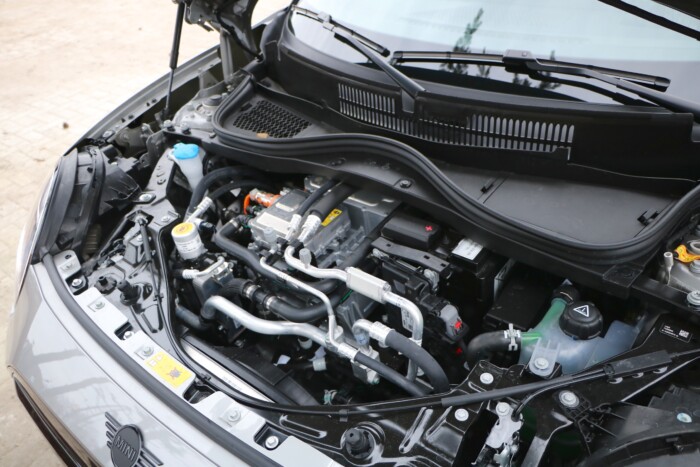 Kínzóan kemény kéj a konnektorból 17 Kínzóan kemény kéj a konnektorból 17