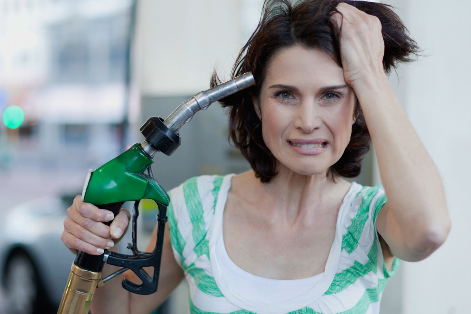 Veszélyezteti az üzemanyag-ellátást ‒ szakértő a védett árról