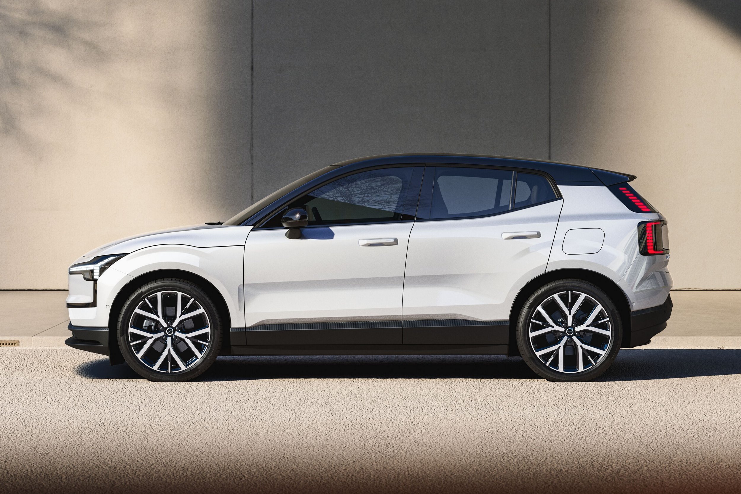 jpg-full-bl320_exterior_profile_row | Vezess