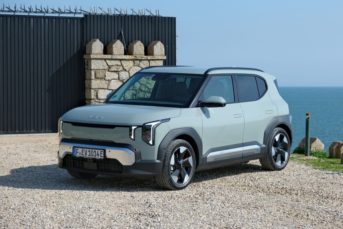 A villanyautók új, szögletes gyöngye: Kia EV2