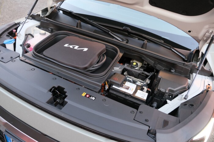 A villanyautók új, szögletes gyöngye: Kia EV2 12