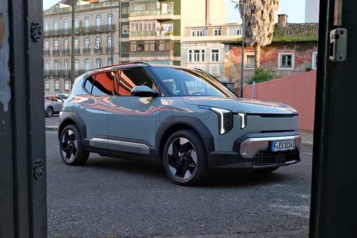 A villanyautók új, szögletes gyöngye: Kia EV2 19