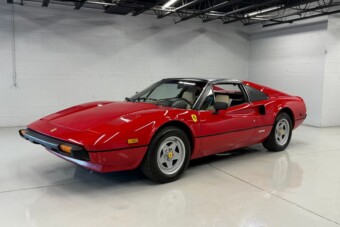 Eladó a Magnum sorozat eredeti Ferrarija