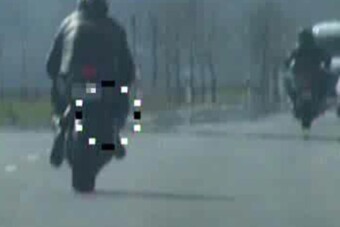 A rendőrök is csak néztek, mennyivel tépett egy motoros Orosháza felé