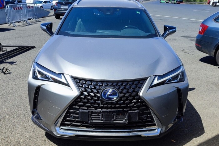 Titkolják a 60 milliós BMW ellopásának körülményeit 4