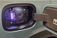 Ezt tette a drága benzin a villanyautó-eladásokkal 1