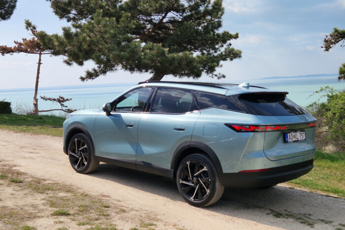 Sokat ad, de hiányzik a tűz – itt az Omoda 7 14