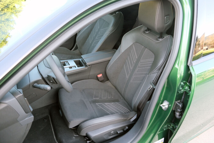 Olcsóbb lett itthon a megújult Opel Astra 14