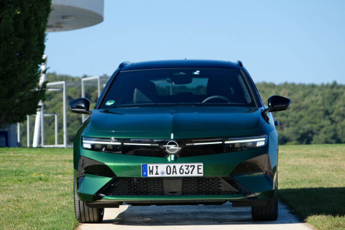 Olcsóbb lett itthon a megújult Opel Astra 18