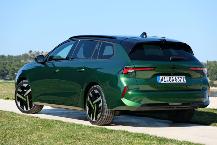 Olcsóbb lett itthon a megújult Opel Astra 10