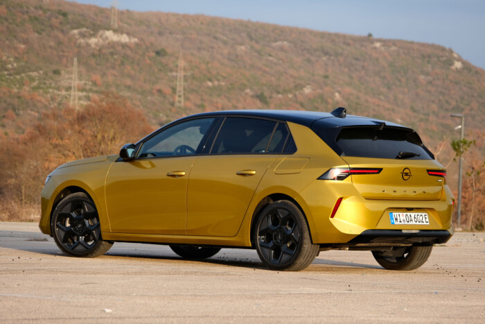 Olcsóbb lett itthon a megújult Opel Astra 12