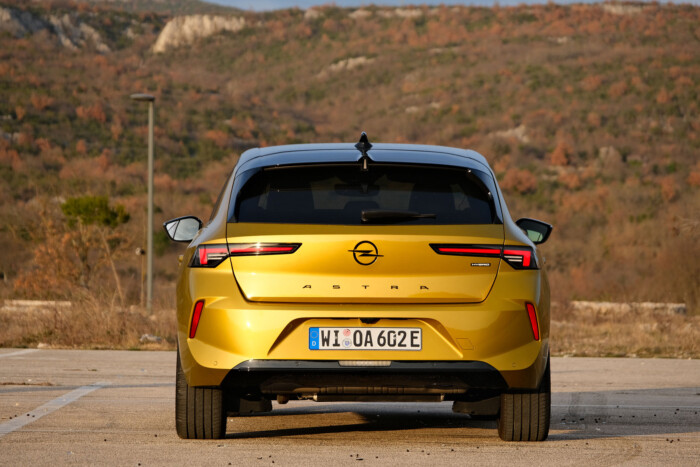 Olcsóbb lett itthon a megújult Opel Astra 17