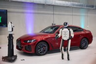 Porszívólábú, embertestű robotokkal erősít a Toyota 7