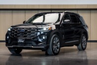 Tömegek voltak kíváncsiak egy magyar papra Rómában 1 Tömegek voltak kíváncsiak egy magyar papra Rómában 1