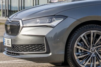 Benzinmotorral erősít a Škoda, nem is keveset