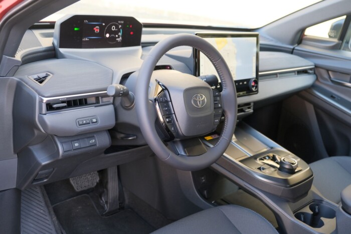 Két motorral az igazi: kipróbáltuk az új elektromos Toyotát 8