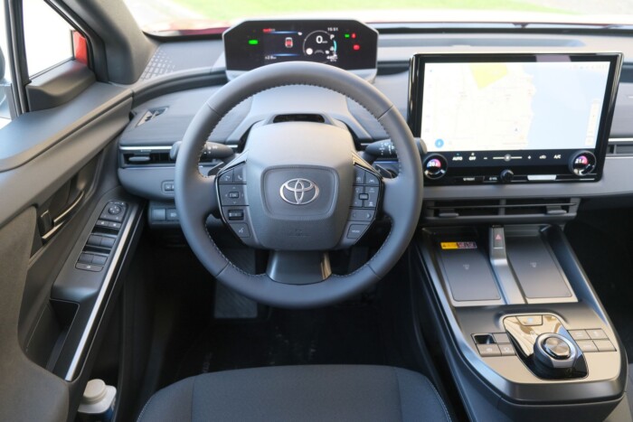 Két motorral az igazi: kipróbáltuk az új elektromos Toyotát 15