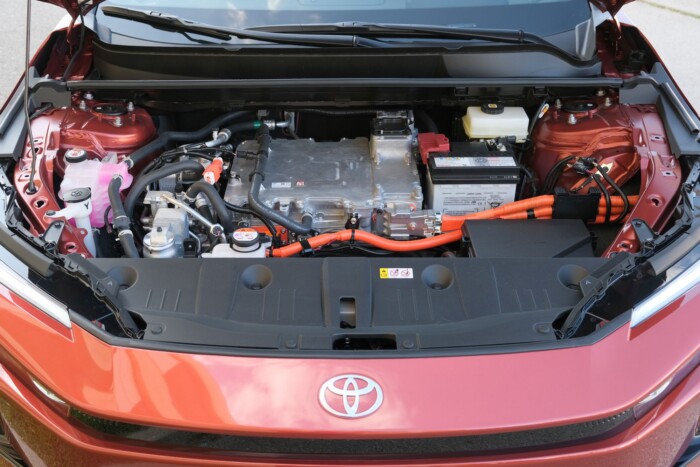 Két motorral az igazi: kipróbáltuk az új elektromos Toyotát 10