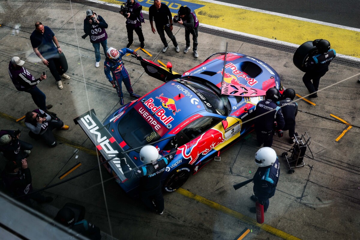 Győzelme után kizárták Verstappent