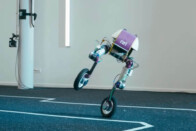 Valósággá vált: megjelentek az első robotzsaruk az utakon 1