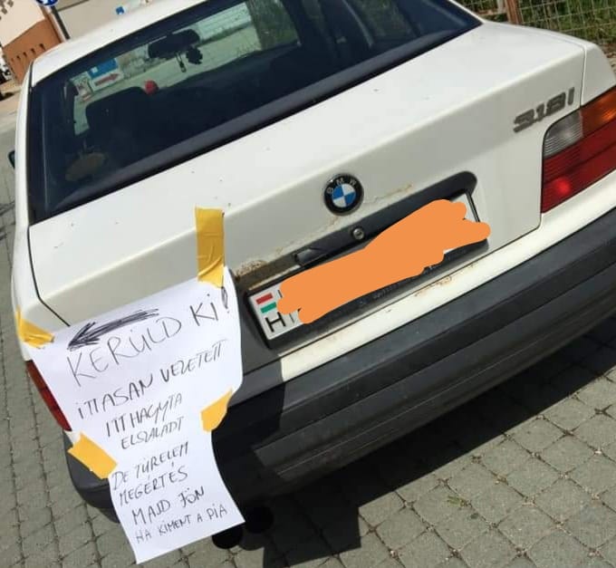 Vicces üzenetet kapott autójára Miskolcon egy részeg BMW-s 1