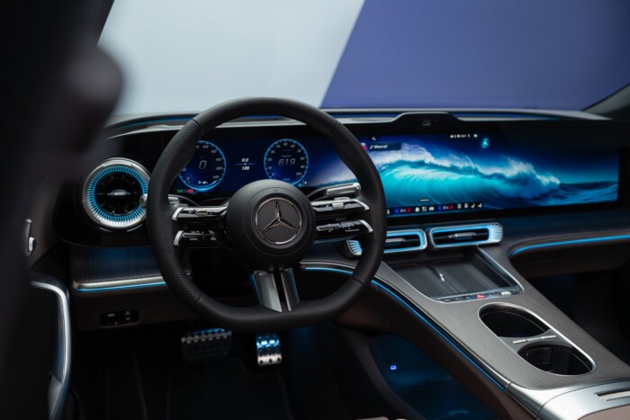 Hatalmas arccal érkezik az új Mercedes C-osztály 9