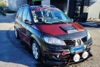 Kicsit rohad ez az eladó VW Golf, de sebaj, a tuningmatricák összetartják 6
