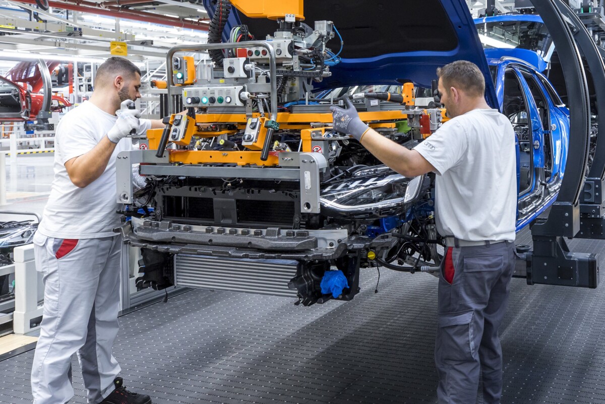 További dolgozókat bocsáthat el az Audi