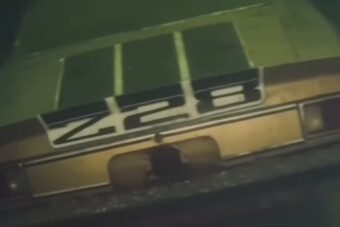 Rejtélyes autóra bukkantak egy tó mélyén