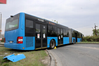 Elszabadult egy busz Miskolcon, őrület, mi okozta a balesetet