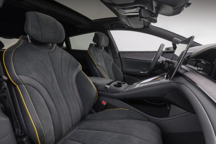 1100 lóerős kínai autó érkezett Európába 8 1100 lóerős kínai autó érkezett Európába 8