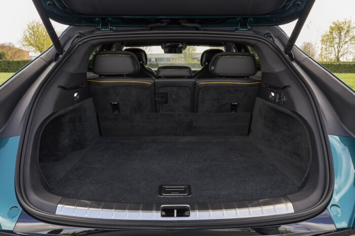 1100 lóerős kínai autó érkezett Európába 14 1100 lóerős kínai autó érkezett Európába 14