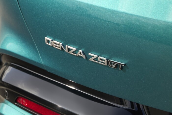 1100 lóerős kínai autó érkezett Európába 6 1100 lóerős kínai autó érkezett Európába 6