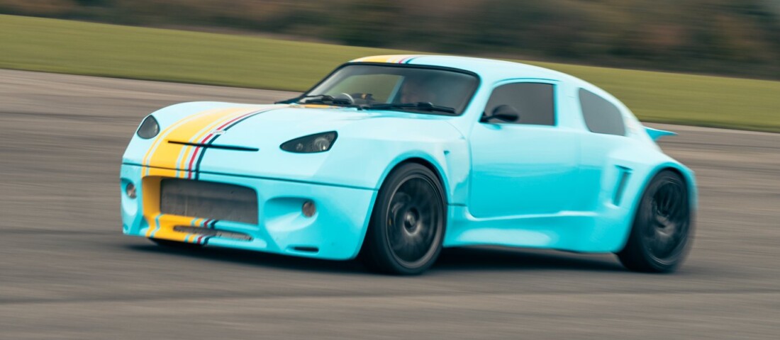 A modern autók miatt született ez a régi vágású kocsi