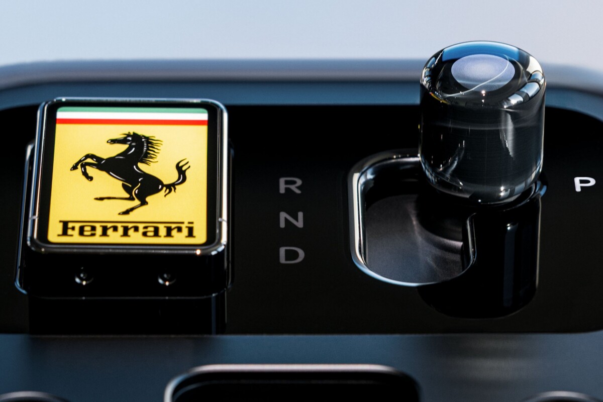 Májusban jön a Ferrari villanyautója, ennyibe fog kerülni