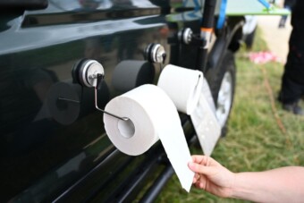 Itt a szabadalom: elkészülhet az autó ülése alá épített WC