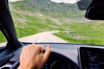 Ittasan, Porschével száguldozott a politikus – belebukott