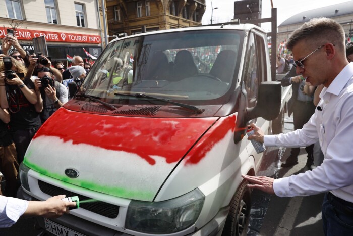 Magyar Péter megkaphatja ezt a páncélozott BMW-t 36 Magyar Péter megkaphatja ezt a páncélozott BMW-t 36