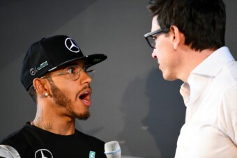 Csak az aláírás hiányzott Hamiltonék kirúgásához