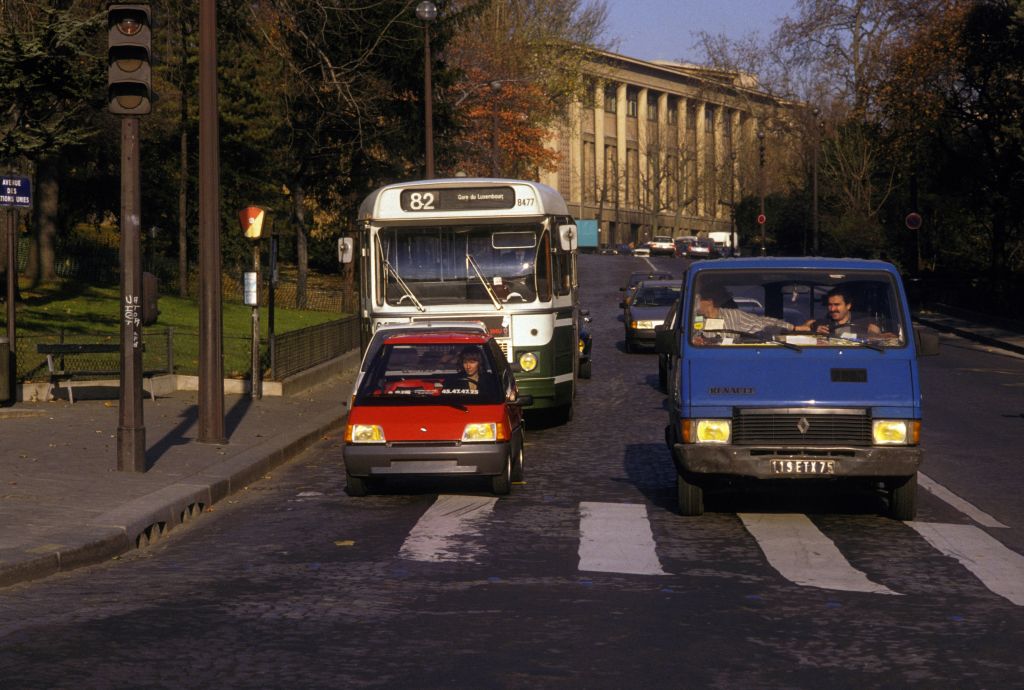 Sokan nem tudják miért sárga ezeknek az autóknak a lámpája 2