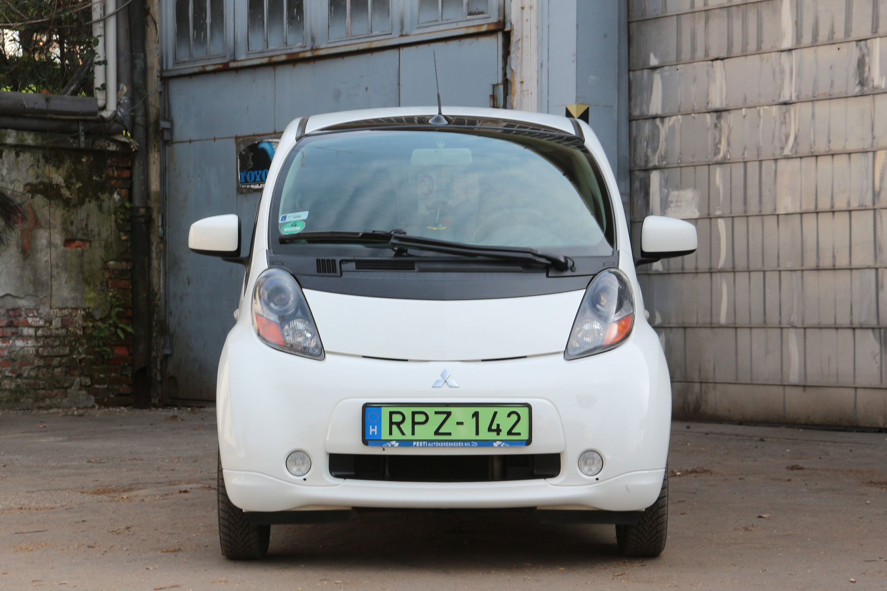 hasznalt_mitsubishi_imiev-31 | Vezess