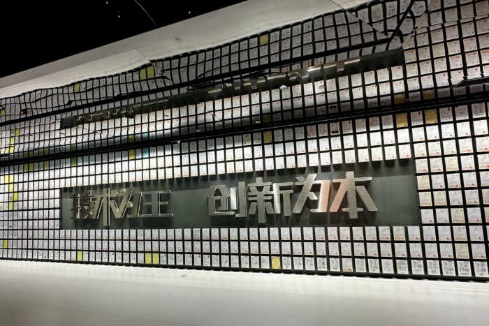 Ketyeg az óra: hat hónapot kapott a szegedi BYD-gyár 1