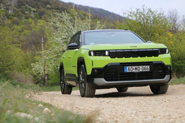 Végre egy élénk családi autó, amivel neki lehet vágni a vidéknek 18