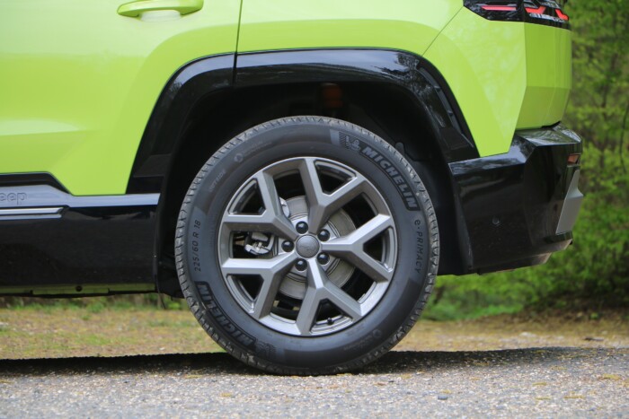 Végre egy élénk családi autó, amivel neki lehet vágni a vidéknek 17