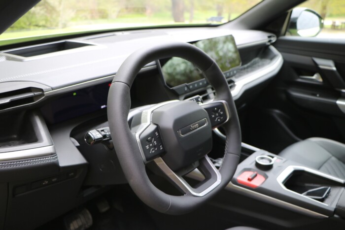 Végre egy élénk családi autó, amivel neki lehet vágni a vidéknek 15