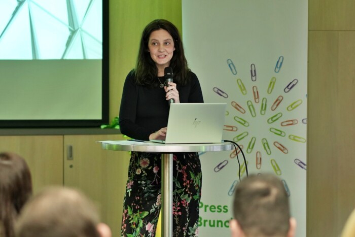 Te nyugodtan füstölnél a főnököd előtt? 5